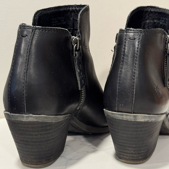 Frye - Judith Zip Bootie - Black Leather - Picture 13 of 13